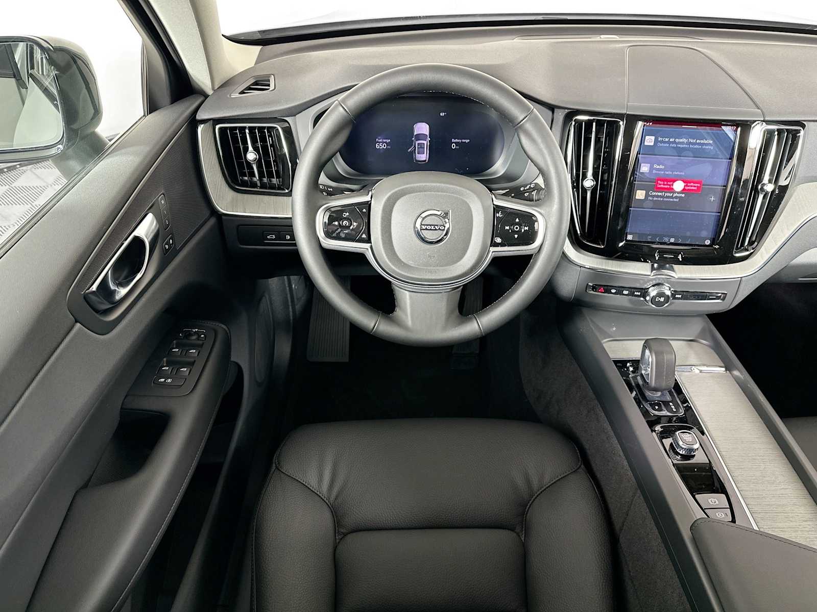 2025 Volvo XC60 T8 Plus photo 19