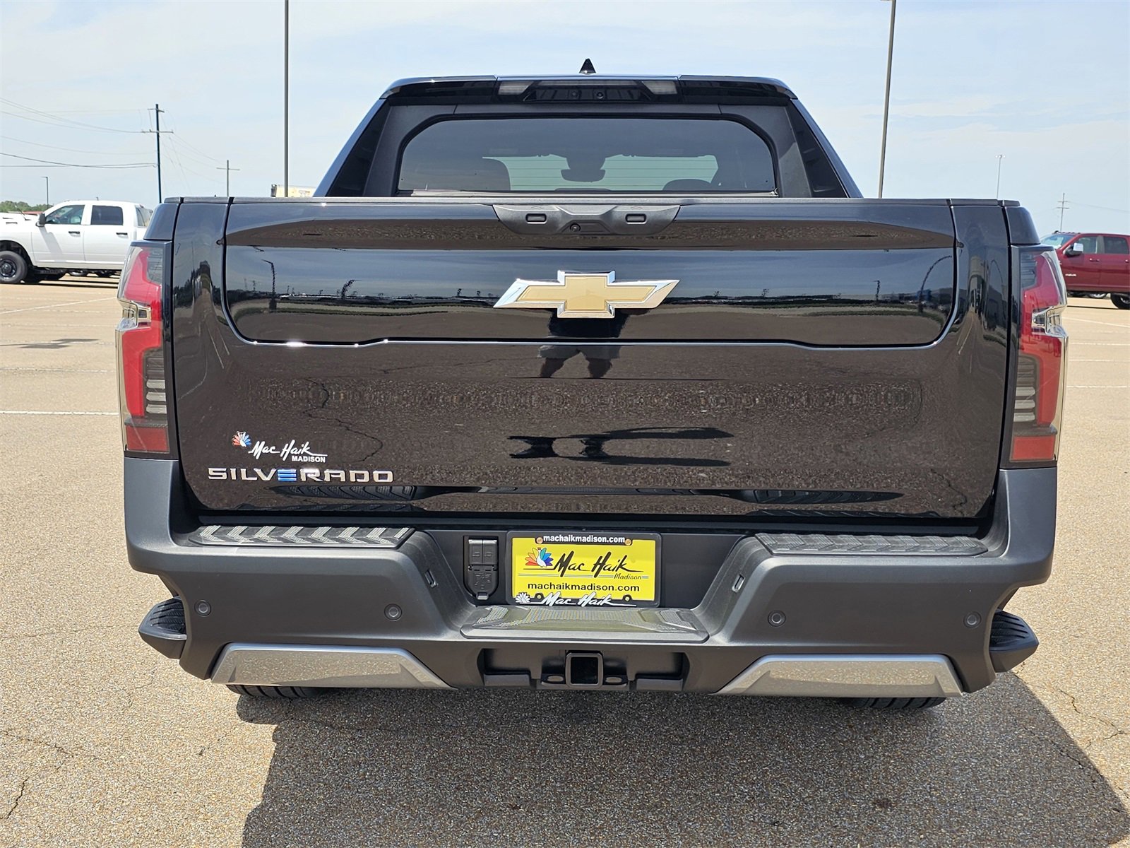 2025 Chevrolet Silverado EV LT photo 4