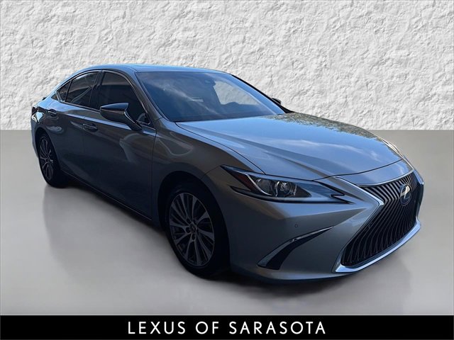 2019 Lexus ES Hybrid 300h's photo