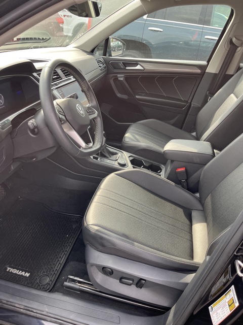 2023 Volkswagen Tiguan SE photo 7