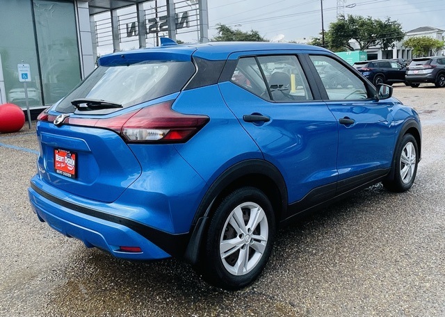 2021 Nissan Kicks S photo 6