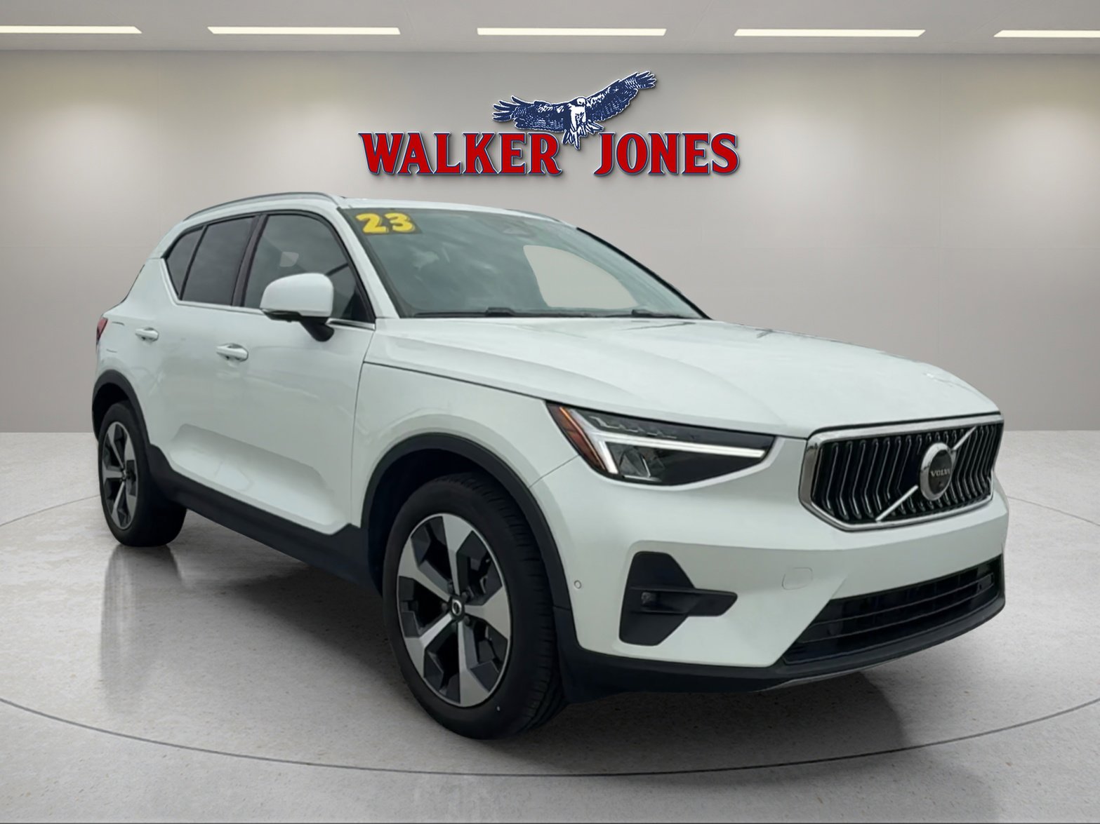 2023 Volvo XC40