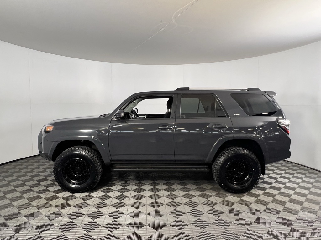 2024 Toyota 4Runner SR5 photo 5