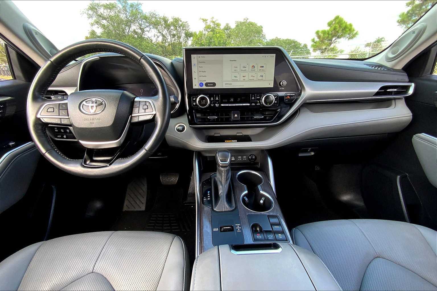 2024 Toyota Highlander Platinum photo 14