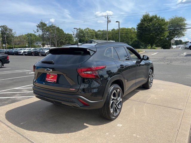 2025 Chevrolet Trax photo 3