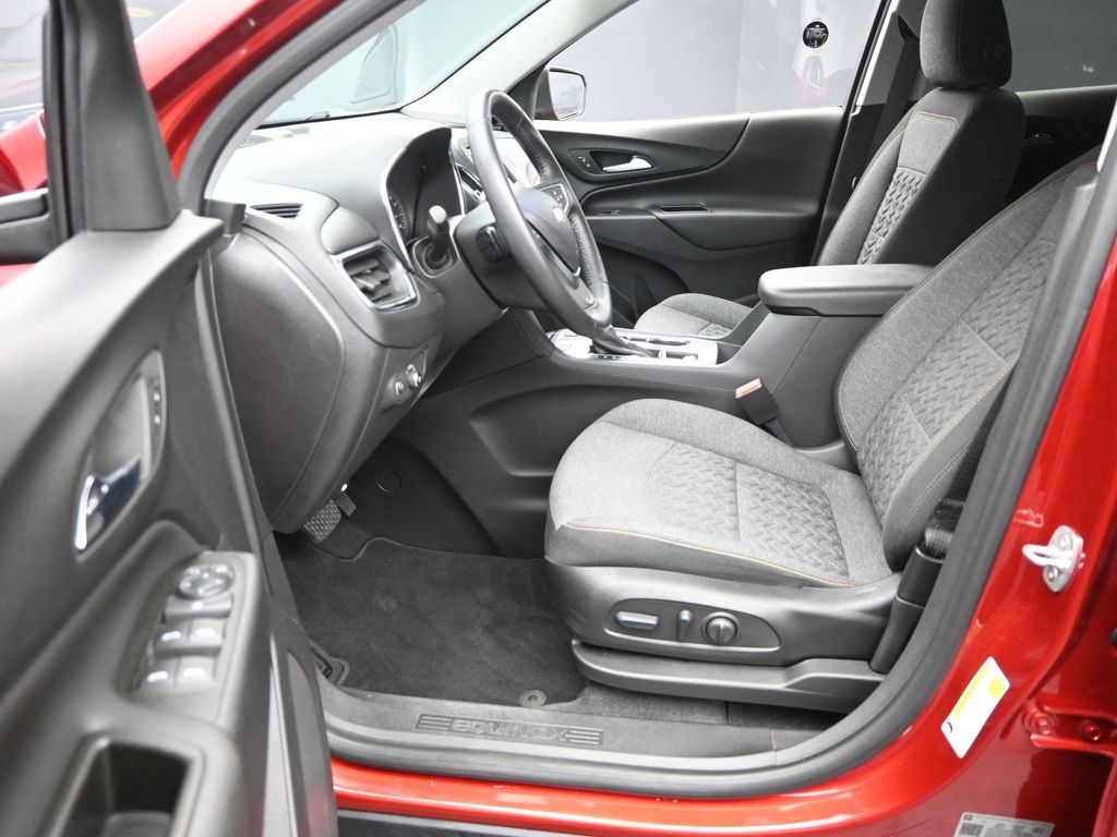 2022 Chevrolet Equinox LT photo 10
