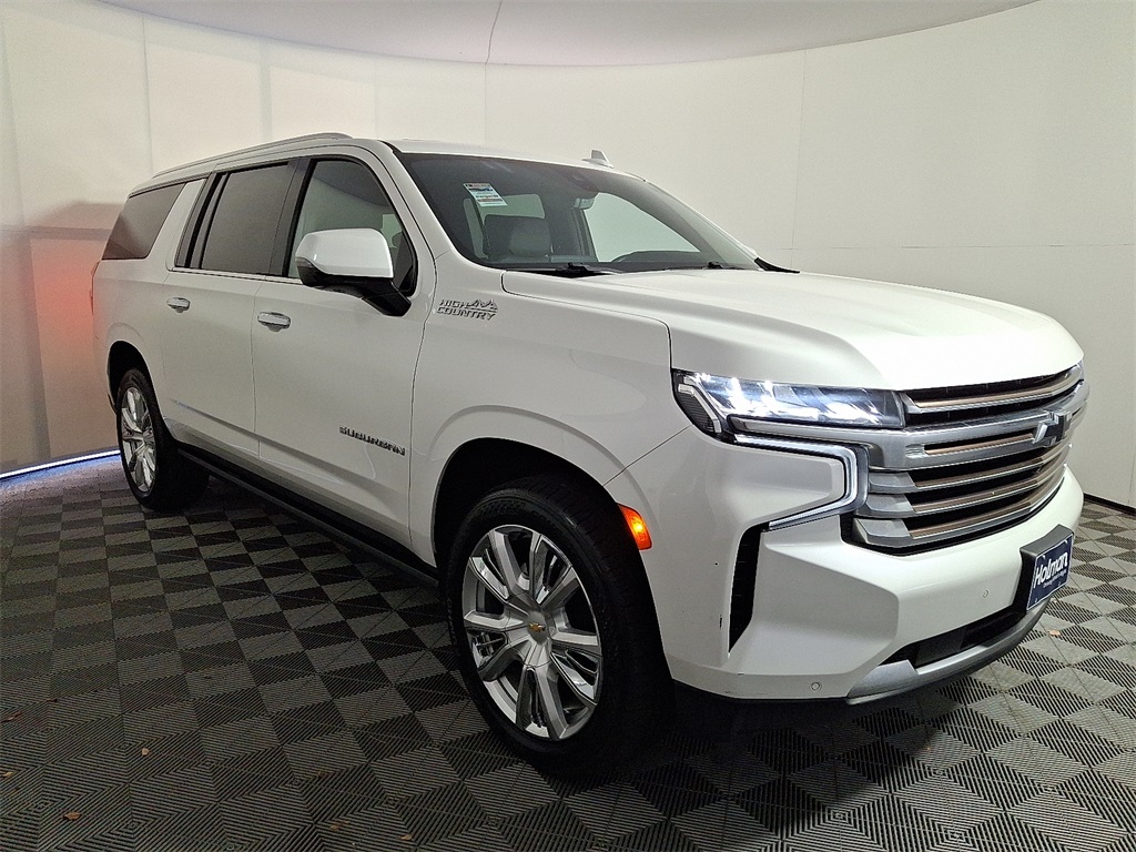 2021 Chevrolet Suburban High Country photo 3
