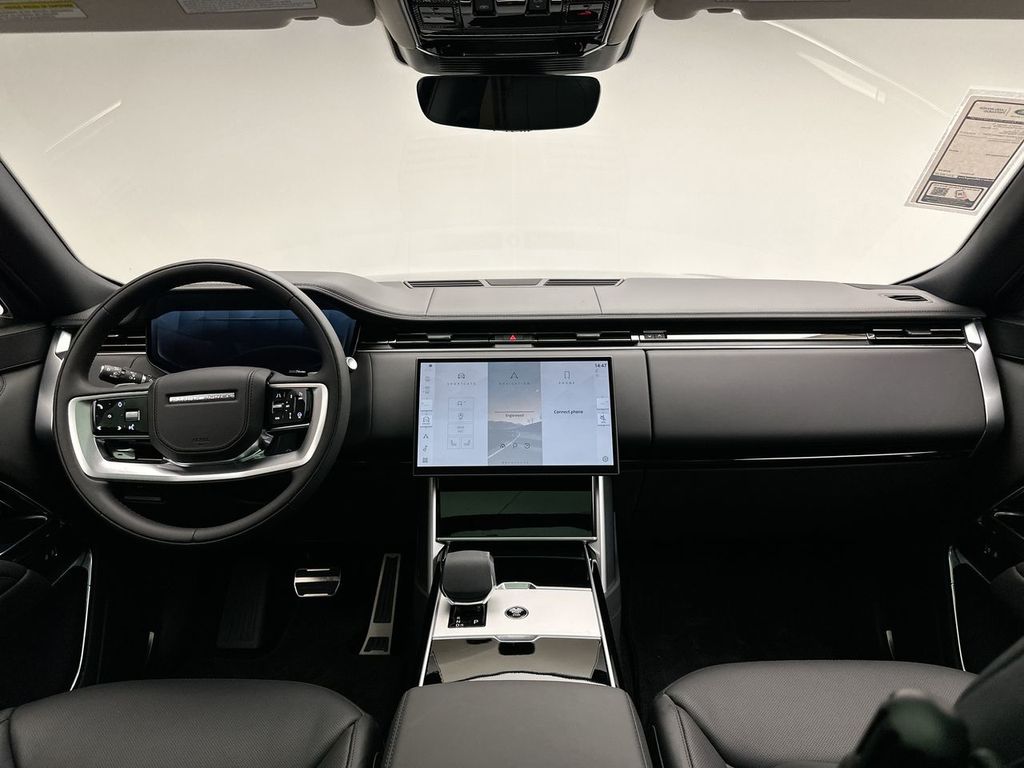 2025 Land Rover Range Rover SE photo 7