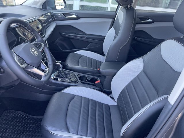 2022 Volkswagen Taos SEL photo 13