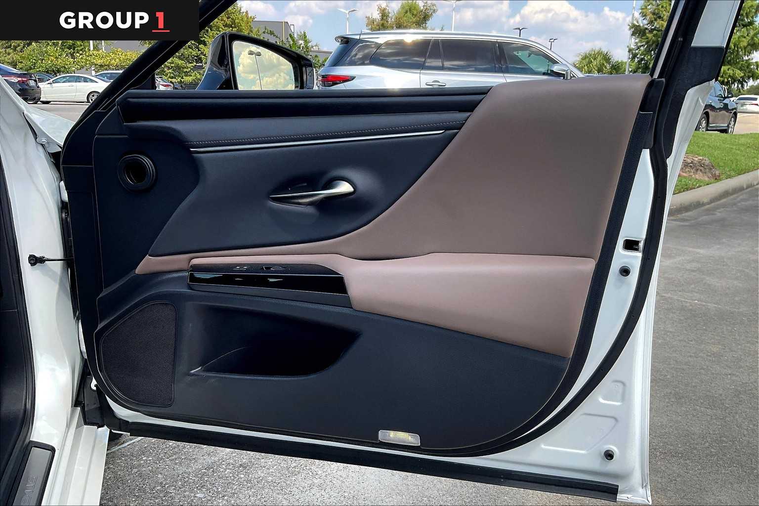 2025 Lexus ES Premium photo 19