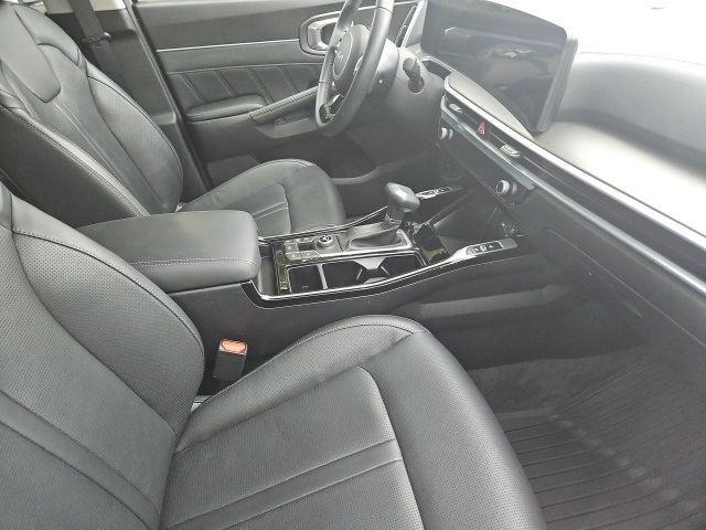 2025 Kia Sorento SX photo 6