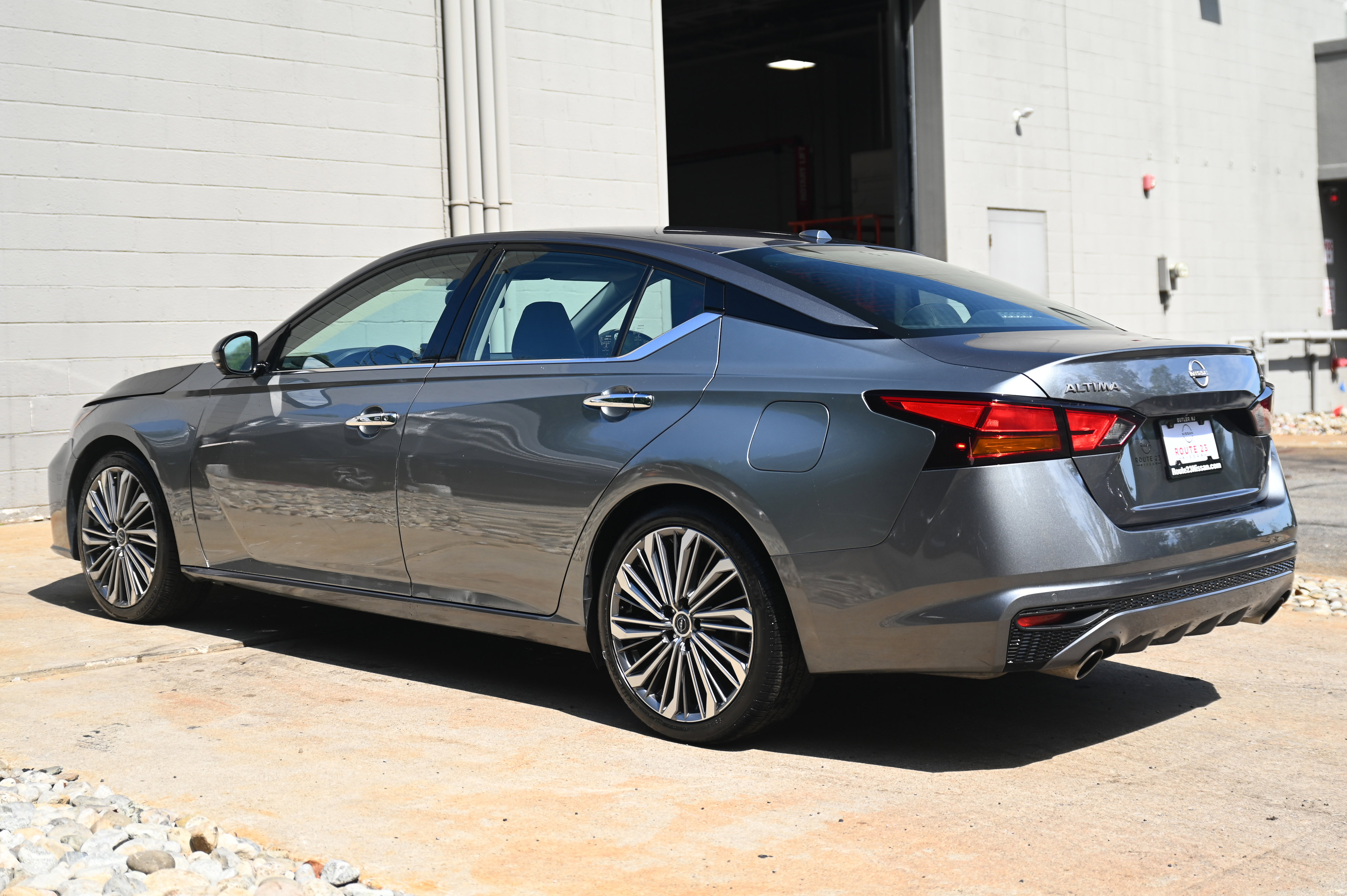 2023 Nissan Altima 2.5 SL photo 5