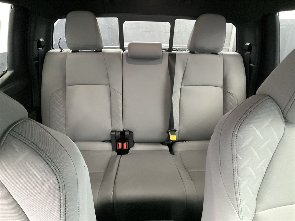 2025 Toyota Tacoma SR5 photo 26