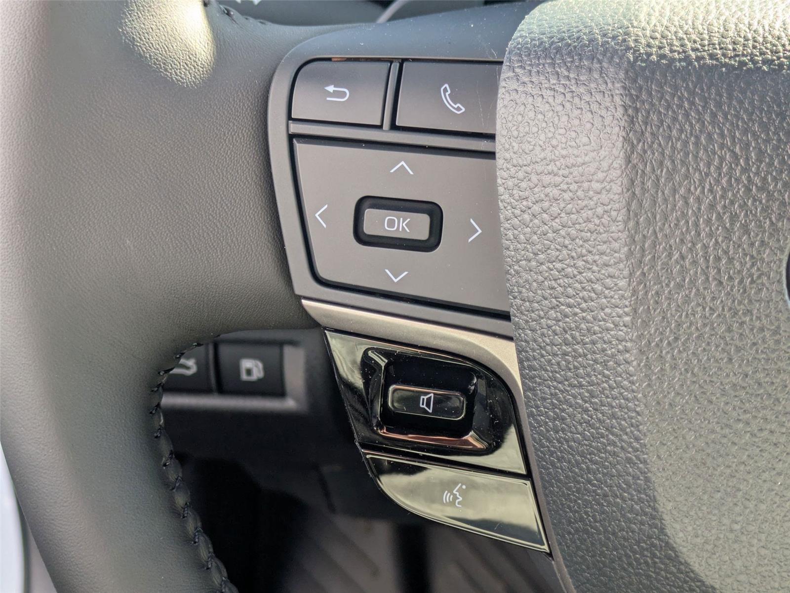 2025 Toyota Camry XSE photo 17