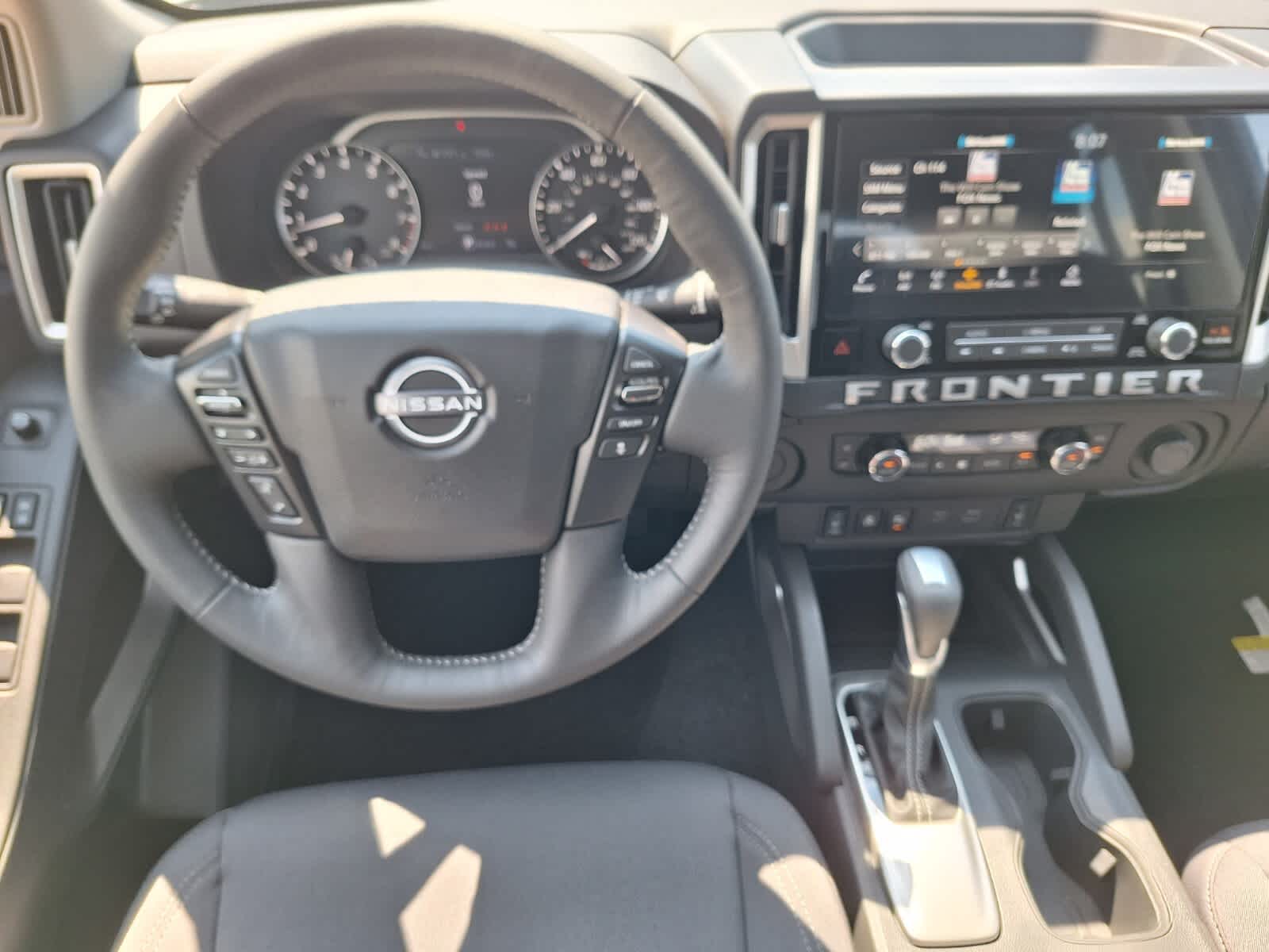 2025 Nissan Frontier Crew Cab SV photo 18