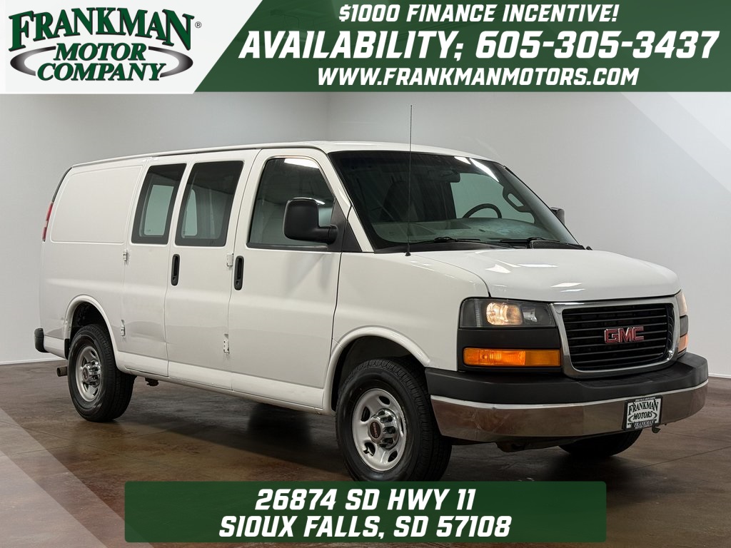 2016 GMC Savana Cargo Work Van's photo