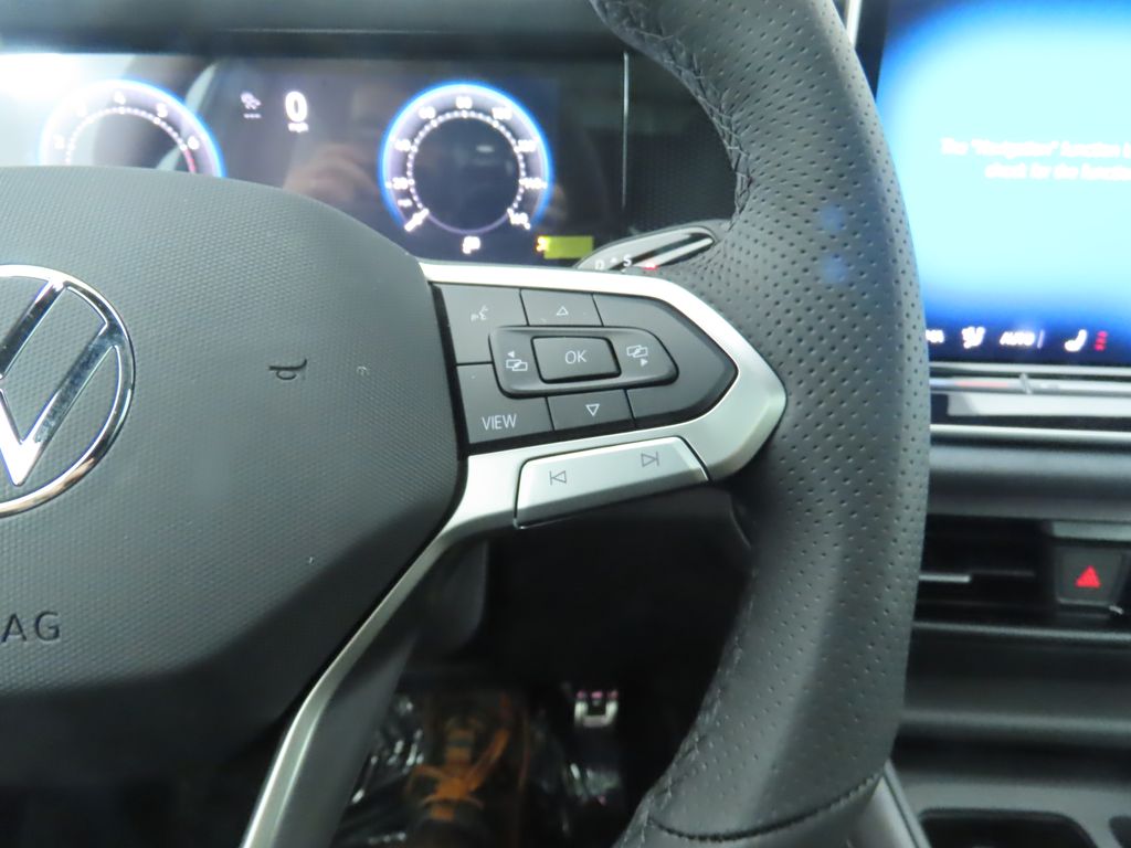 2025 Volkswagen Tiguan SE R-Line Black photo 13