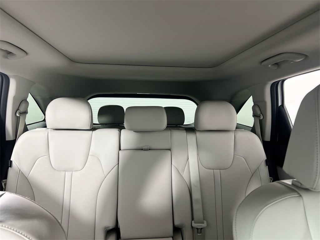 2025 Kia Sorento S photo 28