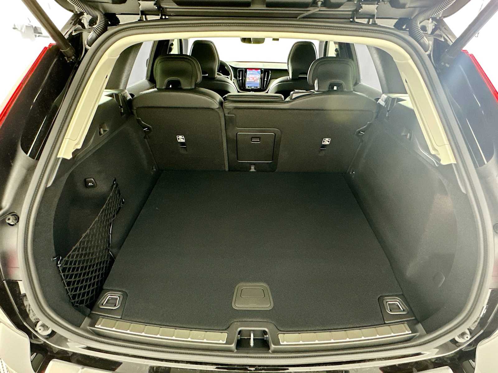 2025 Volvo XC60 photo 20