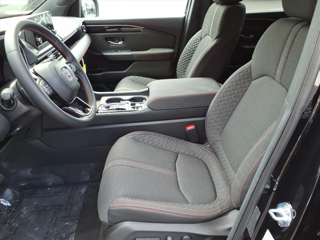 2025 Honda Pilot Sport photo 8