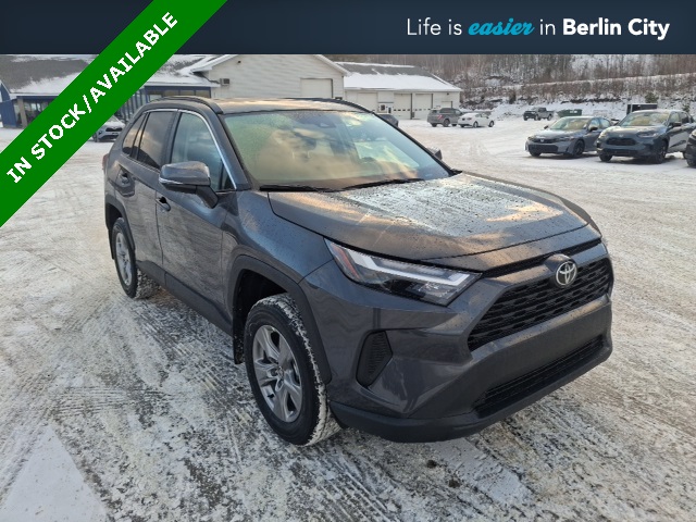 2025 Toyota RAV4 XLE's photo