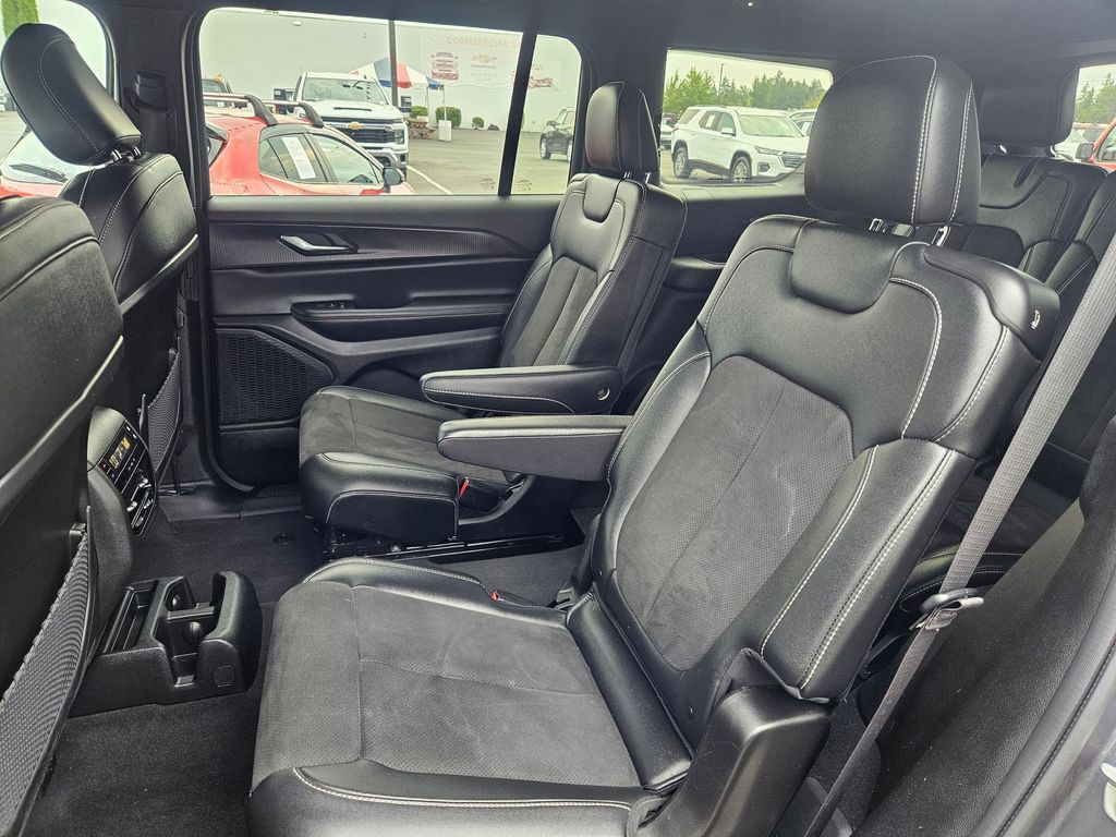 2023 Jeep Grand Cherokee Altitude photo 23