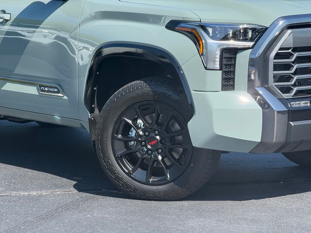 2025 Toyota Tundra Platinum CrewMax photo 3