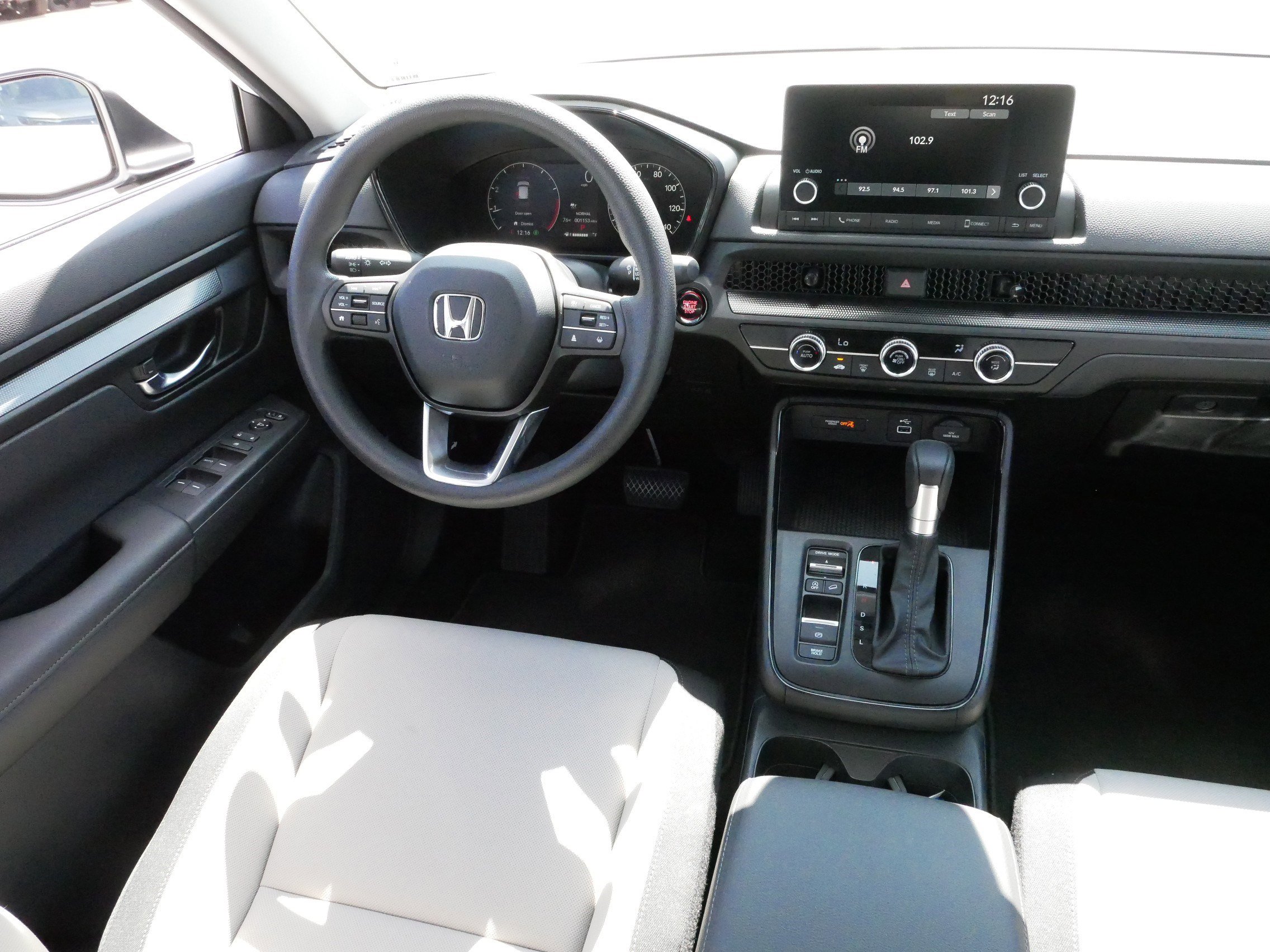 2025 Honda CR-V LX photo 9