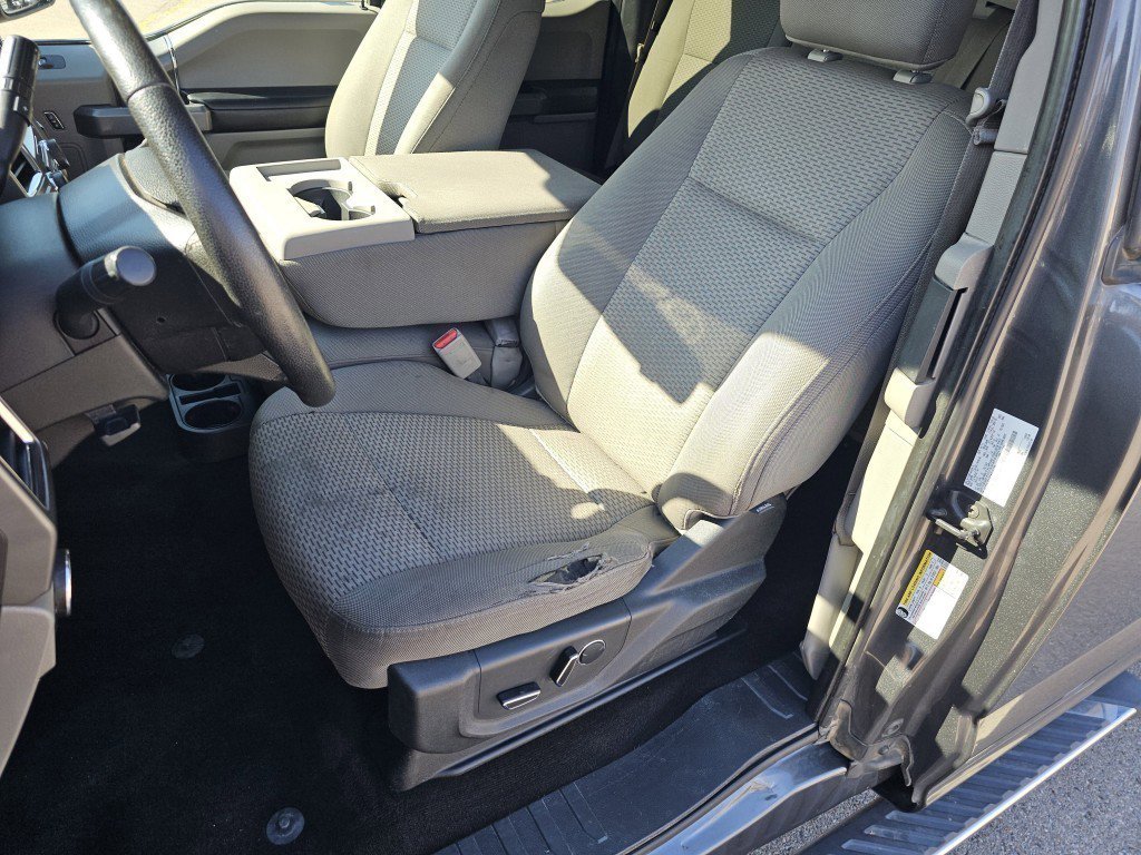 2015 Ford F-150 XLT photo 6