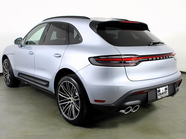 2026 Porsche Macan T photo 3