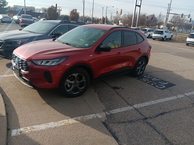 2025 Ford Escape ST-Line's photo