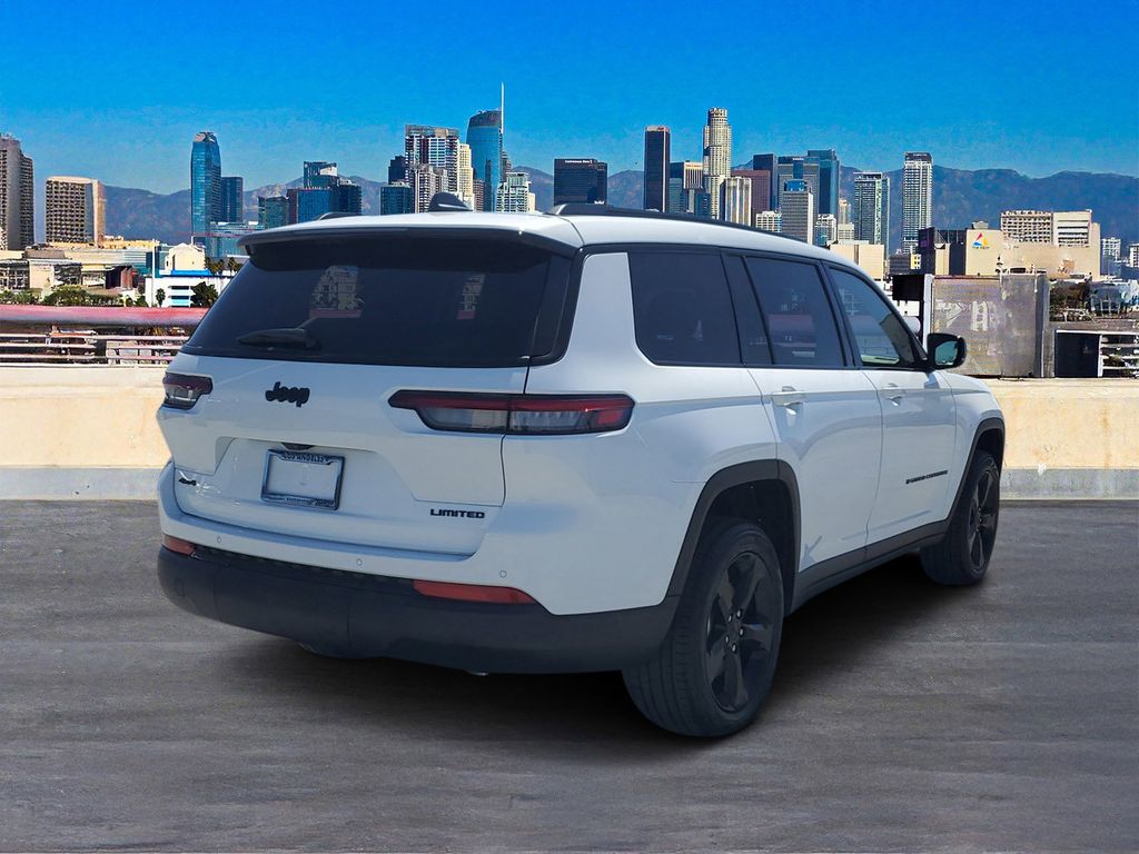2025 Jeep Grand Cherokee Limited photo 2