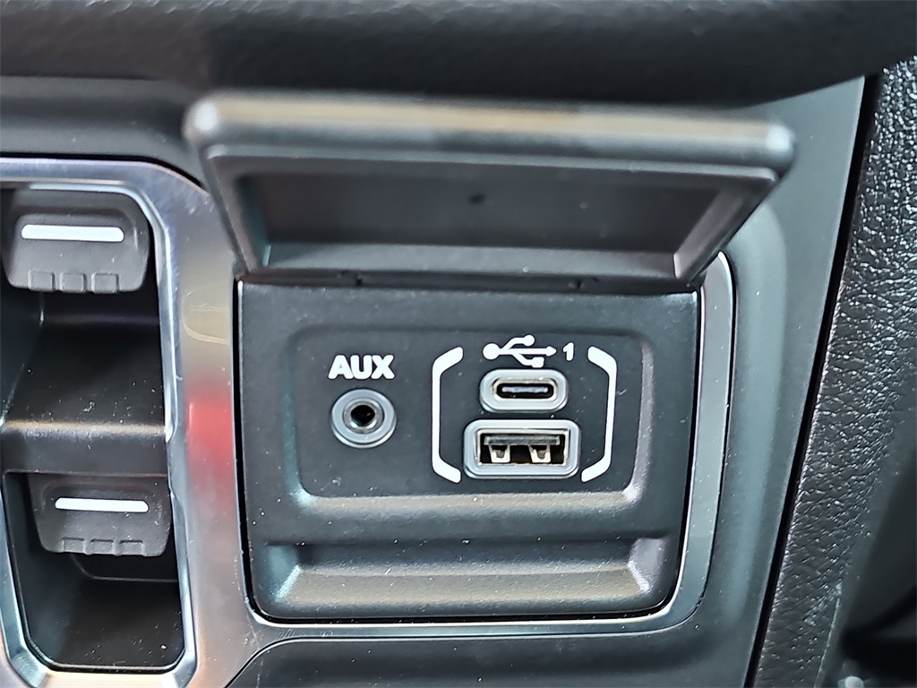 2025 Jeep Gladiator Sport photo 24