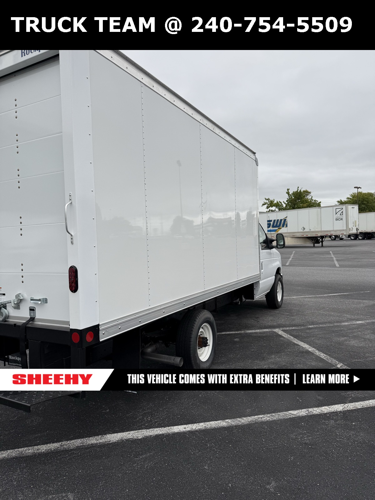 2025 Ford E-350 photo 4