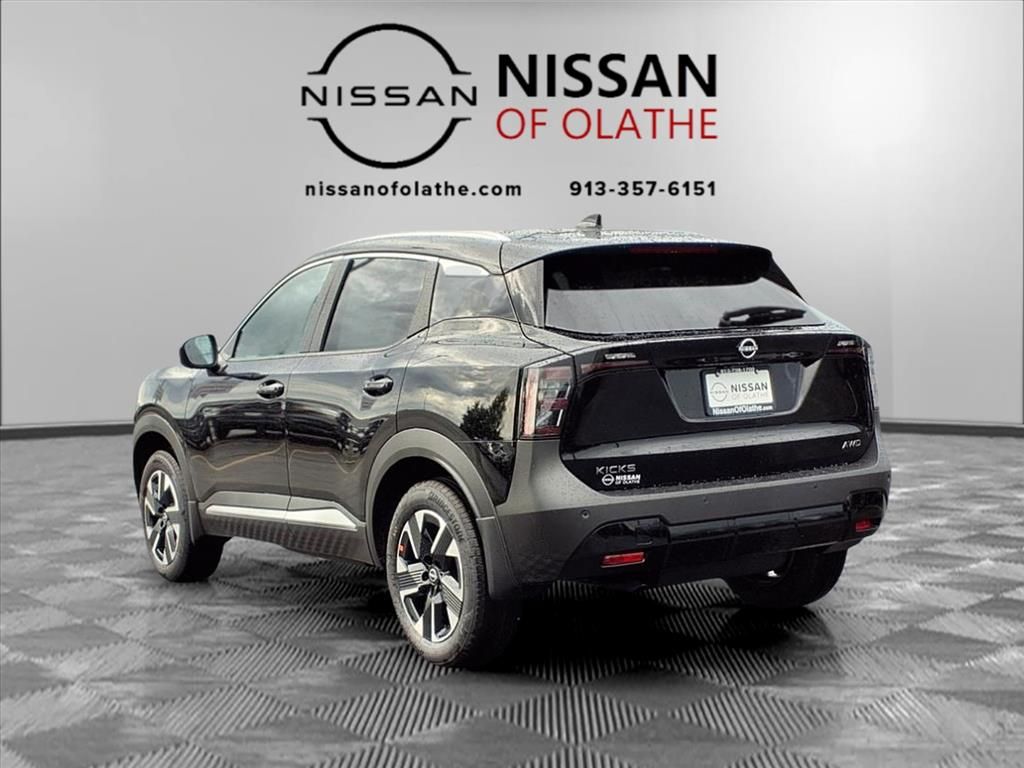 2025 Nissan Kicks SV photo 2