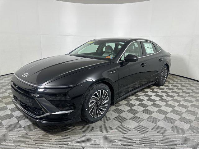 2025 Hyundai Sonata Hybrid Limited photo 3
