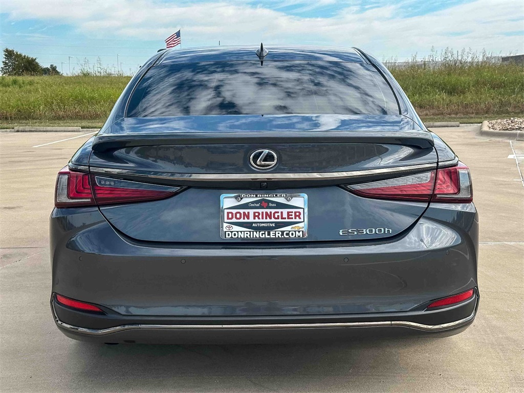 2024 Lexus ES 300h photo 4