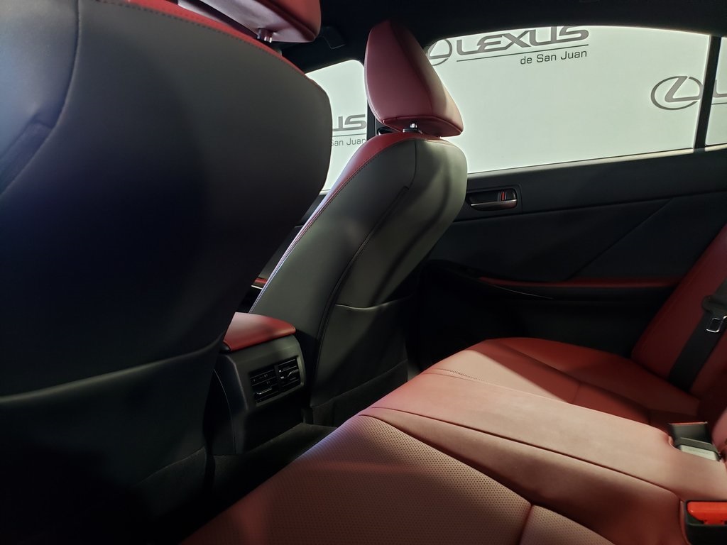 2025 Lexus IS 300 photo 25