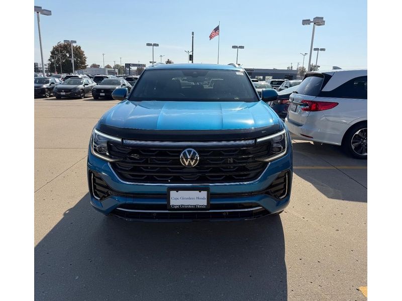 2024 Volkswagen Atlas Cross Sport SEL R-Line photo 3