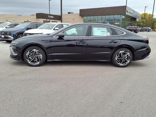 2026 Hyundai Sonata SEL Sport photo 2