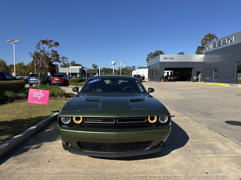 2021 Dodge Challenger SXT photo 2