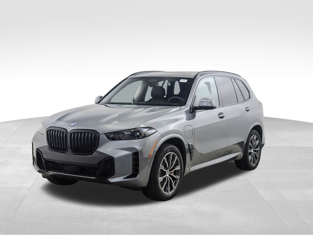 2026 BMW X5 50e's photo