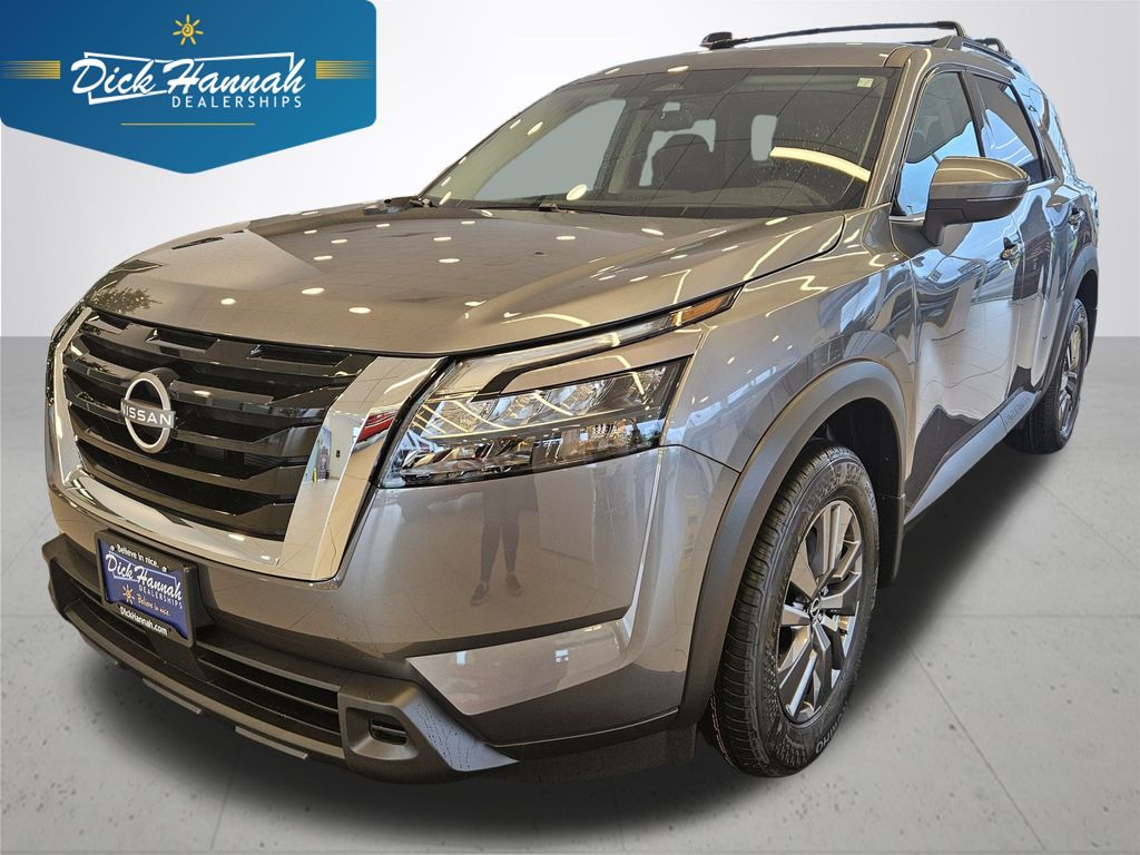 2025 Nissan Pathfinder SV's photo