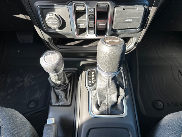 2025 Jeep Wrangler Sport S photo 18