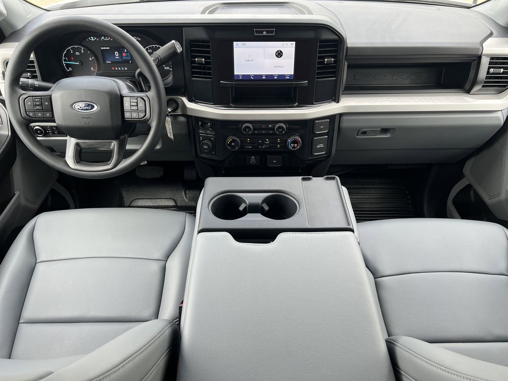 2026 Ford F-350 photo 2