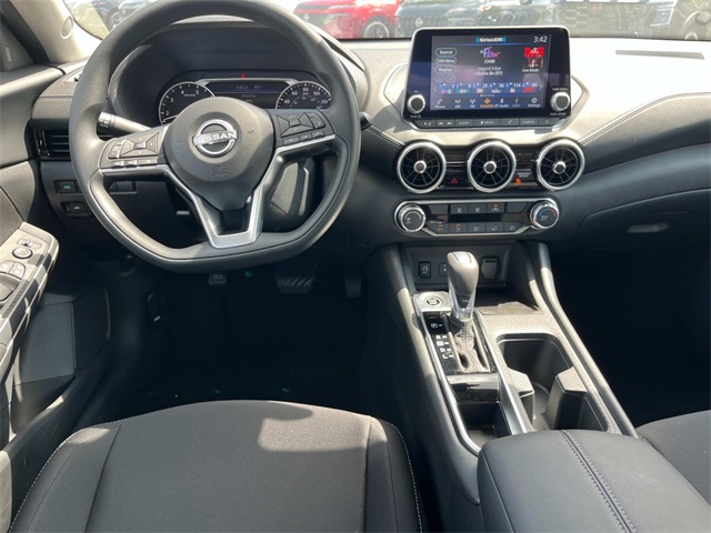 2025 Nissan Sentra SV photo 12