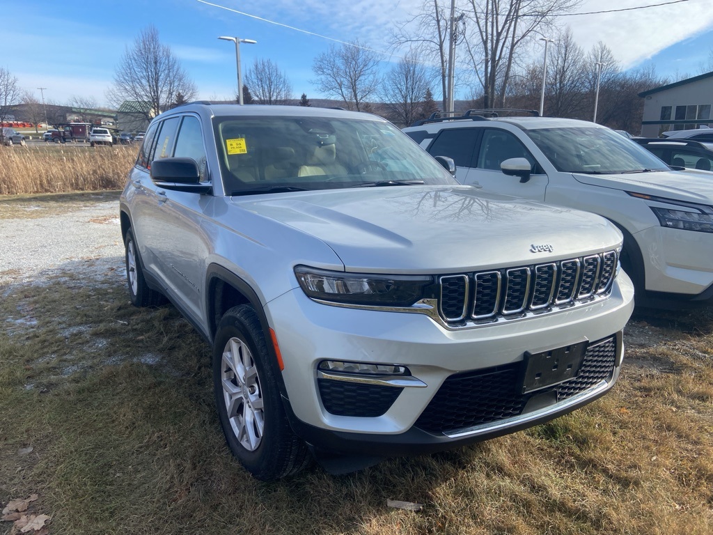 2022 Jeep Grand Cherokee Limited's photo