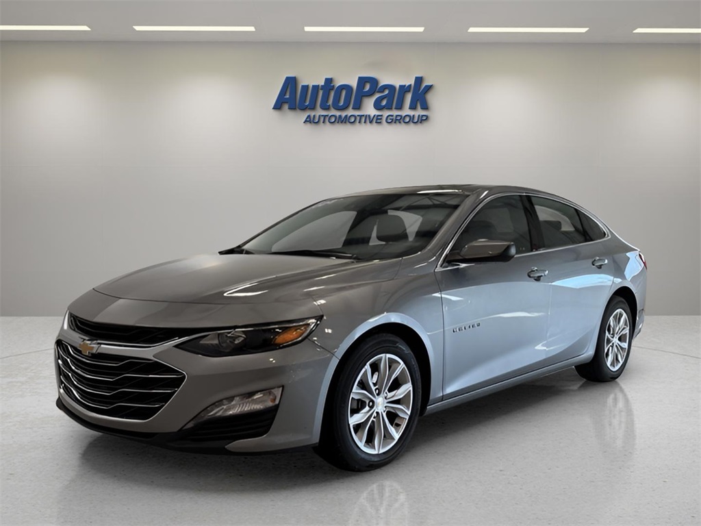 2024 Chevrolet Malibu 1LT photo 3