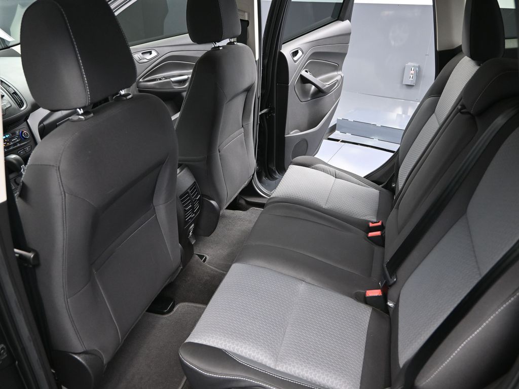 2017 Ford Escape SE photo 30