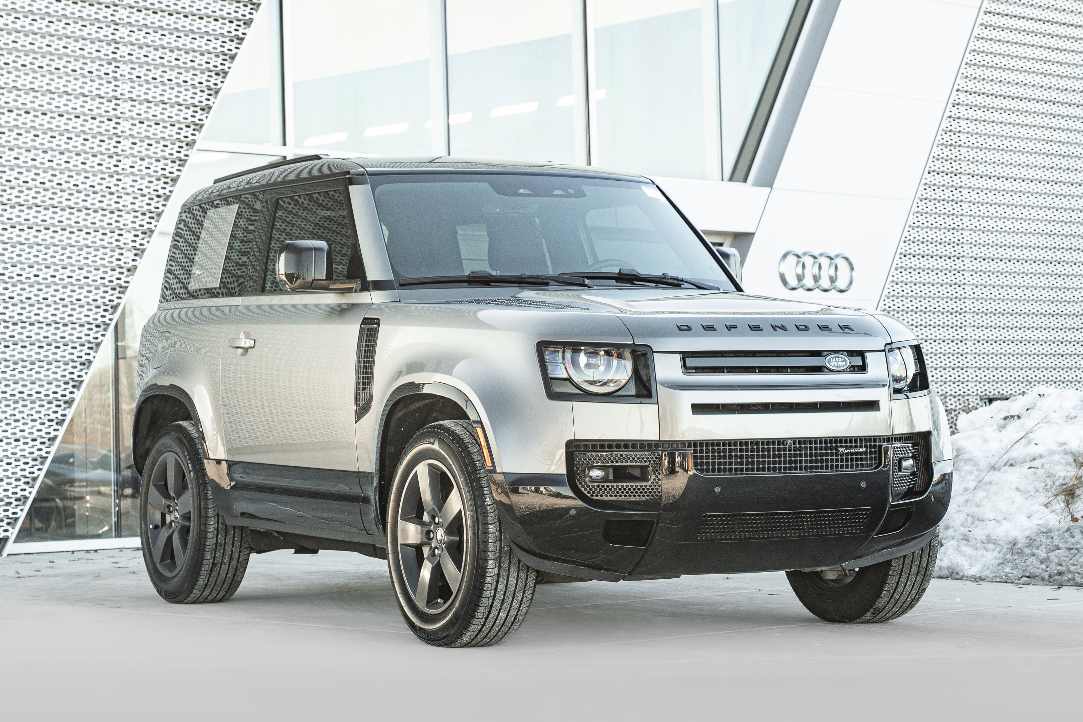 2023 Land Rover Defender X-Dynamic SE's photo